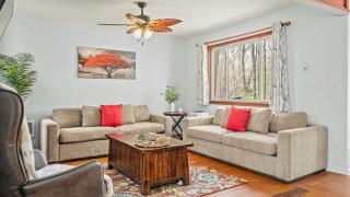 Access to Private Lake Pools Sports Complex • Fire Pit Foxden by AvantStay - 5