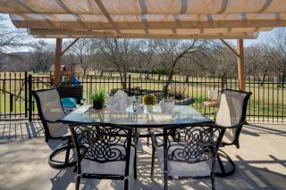 Explore Cedar Hill State Park! Apt with Pool Access - 8