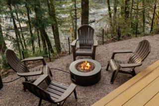 Roaring River Lodge Riverfront Fire pit EV Plug - 0