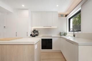 Ray St Retreat - Luxury Stay near Sunshine Beach - 7