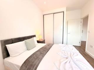 Bluebird Suites Croydon - 9