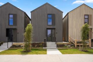 Ski Villa with Carpark 49, Brand-new Snow Retreat! - 1