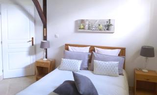 Grand gîte 190 m2 - 3 chambres pour 6 pers avec billard, jardin et barbecue - idéal familles ou 2-3 couples - proche Canal du Midi - 6