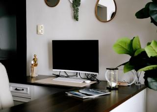 1BR Near O'Hare • Balcony • Workspace - 0