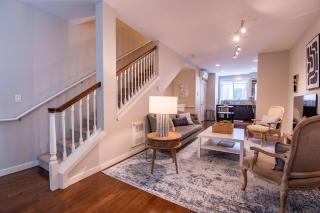 Heart of Capitol Hill Townhouse w/ Parking & A/C - 4