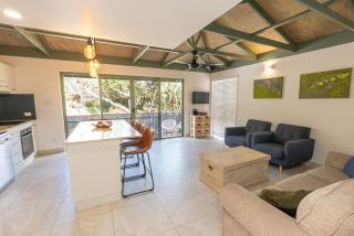 Gone Surfing - 50m to Main Beach - 8