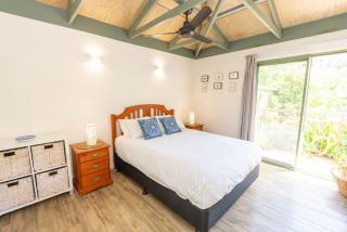 Gone Surfing - 50m to Main Beach - 2