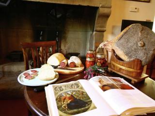 Farmhouse in Tuscany with Pool & Valley Views - 8