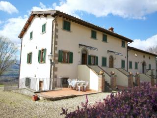 Farmhouse in Tuscany with Pool & Valley Views - 7