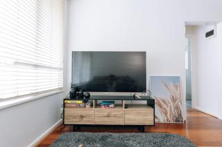 Relax and unwind in St Kilda - 3