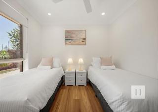 Pete's Retreat -500m from the beach - Norah Head - 2