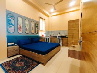 Modern Luxury Studio for Couples & families by Jaipur Rentals - 9