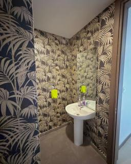 EDEN PLACE 2 - Three bedroom shortlet apartment - 3