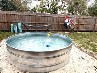 Spacious 4 bedroom 3 bath Clearwater Vacation House Cowboy Pool Fire Pit Games Close to Clearwater Beach Biking Trail Farmers Markets Harbor Health Spa Baycare Ballpark and Ruth Eckerd Hall Golf Courses - Clearwater - 7