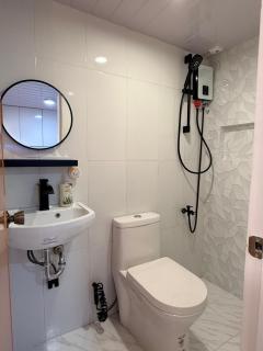 Modern & Affordable 3 Bedrooms Transient House in Calapan City - 7