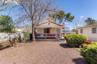 Old Town Cottonwood Cottage - 5