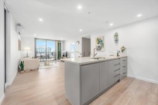 Woden Heaven, Near Hospital n Westfield, Parking - 9