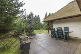 Holiday Home With Thatched Roof And Calm - 4