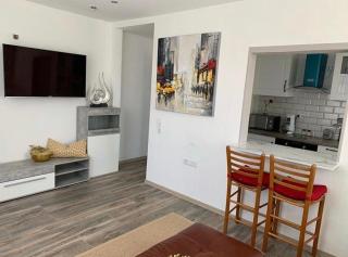 Kurvilla Hotel & Apartment - 8