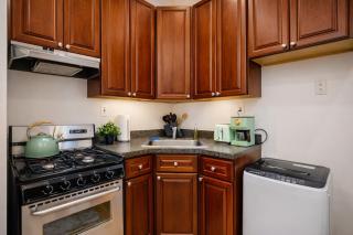 3 Bedroom Cozy Home in Manhattan Valley - 2