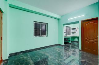 Hotel O Whites INN - 9