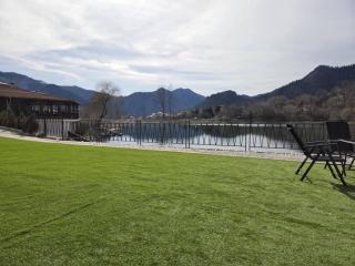 Къща за гости "Mirror Lake" - 8