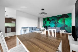 Melody Park Spacious Apartment by BookingHost - 9
