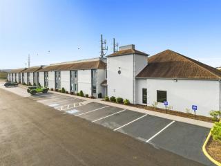 Spark by Hilton Abingdon I-81 near Fairgrounds - Abingdon - 6