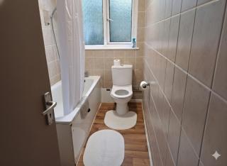 Modern 4BR Cambridge House w Parking for 9 guests - 4