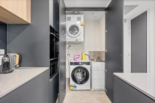 Lyneham Modern 1BR Escape w Gym, WiFi n Parking - 8