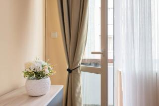 Downtown Varna Suite - Free Parking & Near Beach by ApartMAX - 6