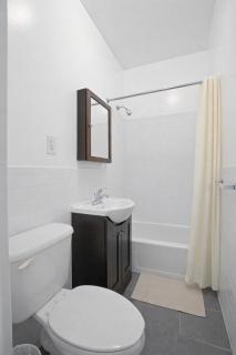 3 BD Idyllic Haven next to Central Park - 4