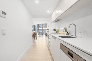 1BR Retreat w Fast WiFi, Parking, Gym n Pool - 1