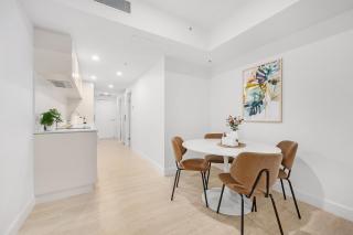 1BR Retreat w Fast WiFi, Parking, Gym n Pool - 7