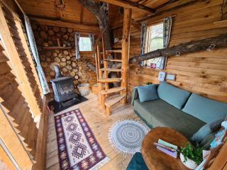 Apple Tree Cabin (Friendship Land) - 2