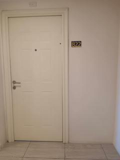 Chic Tropical Studio with Skyline View - 7