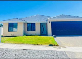 Modern Home in Quiet Albany Area - 0