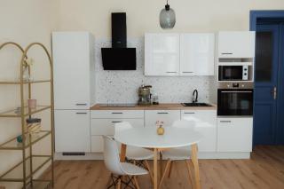 7th Heaven Apartment close to metro and center - Prague - 2