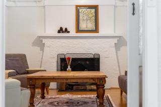 Character Home Opposite UWA Near Cafés Bay - 5