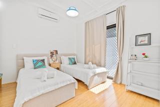 Character Home Opposite UWA Near Cafés Bay - 3