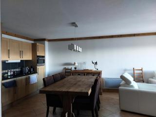 Résidence L'iseran - Charmant appartement de 4 pièces dans une résidence proche des pistes dans le quartier du Chantel. MAE-3184 - 1