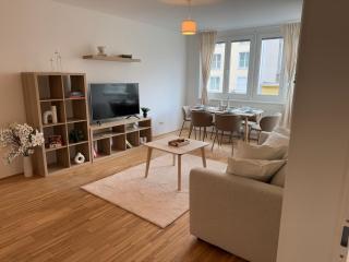 KUELhome - Apartment 1BR, Train Station, Central, Modern - 4