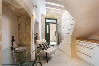 Old Town Stone Residence - 9