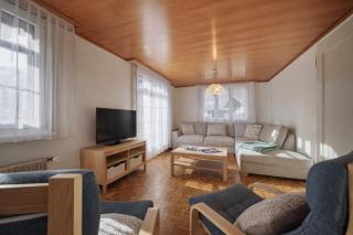 Cozy traditional Chalet, Stunning Mountain Views - 6