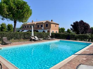 P079 - Porto Recanati, bilocale con corte in residence con piscina - 0