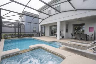 Last Minute Disney Private Pool Hot Tub Themed Bedrooms. Book Now 93745 - 0