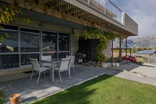 Wanaka 'Mount Iron Studio' with private terrace - 7