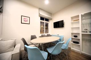 Two bedroom apartment central with private Parking - 2