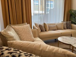 Cavalli-branded Classy 3BR Family Villa with community Water park, Pools, Gym - 4