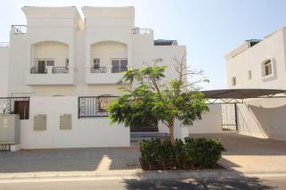 Silk Valley – Beachfront 3BR near Al Hamriyah - 4